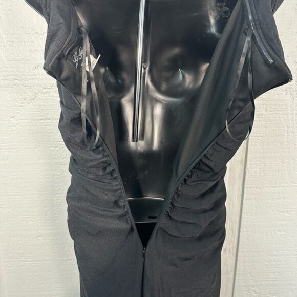 La Femme Black Off The Shoulder V Neck Dress Size 8 NWOT - Picture 5 of 13